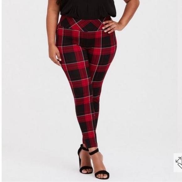 NWT Torrid Premium Ponte Stretch Pull-on Pixie Pants Size 00Regular/ Size 10 - Picture 1 of 5